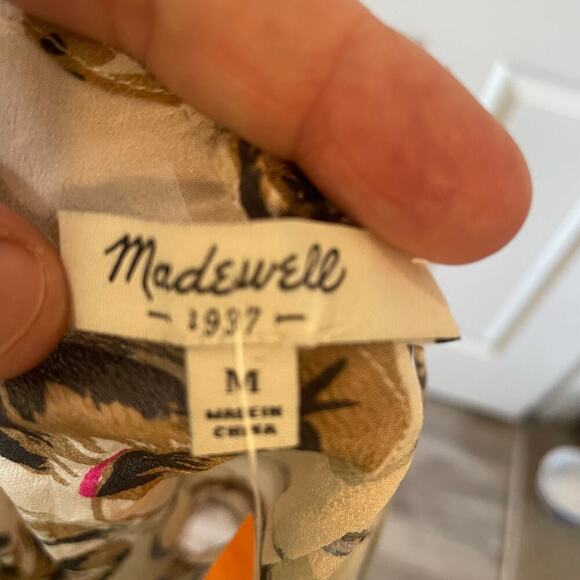 Madewell 100% silk spaghetti strap floral top size medium - Picture 4 of 9